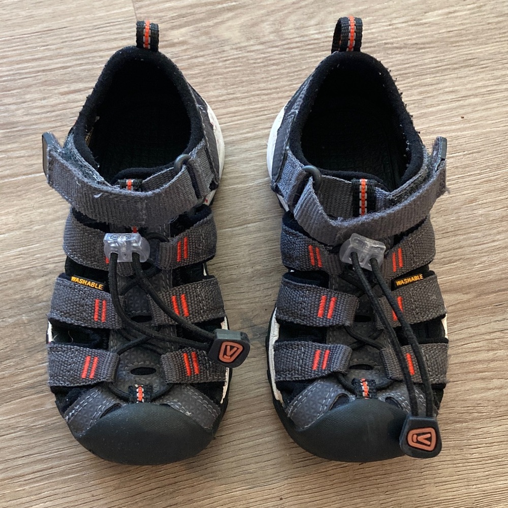 9C Keen Washable Unisex Sandals